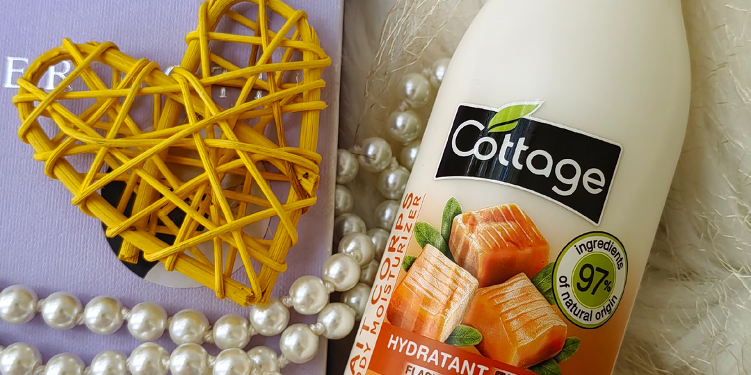 Парфюмированное молочко для тела с ароматом: "Sweet Caramel" от бренда "Cottage".