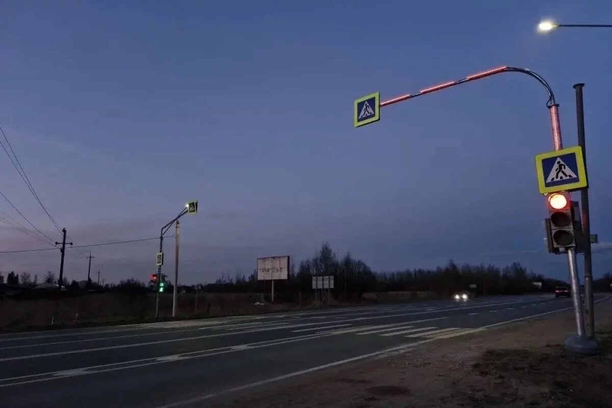    Повторители сигналов светофора появились у Северного обхода Пскова