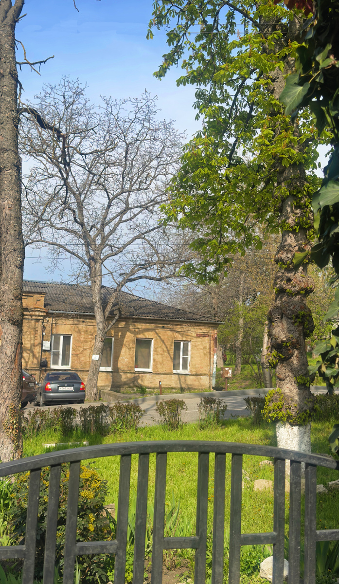 Люблю открывать каждое утро калитку на улицу 