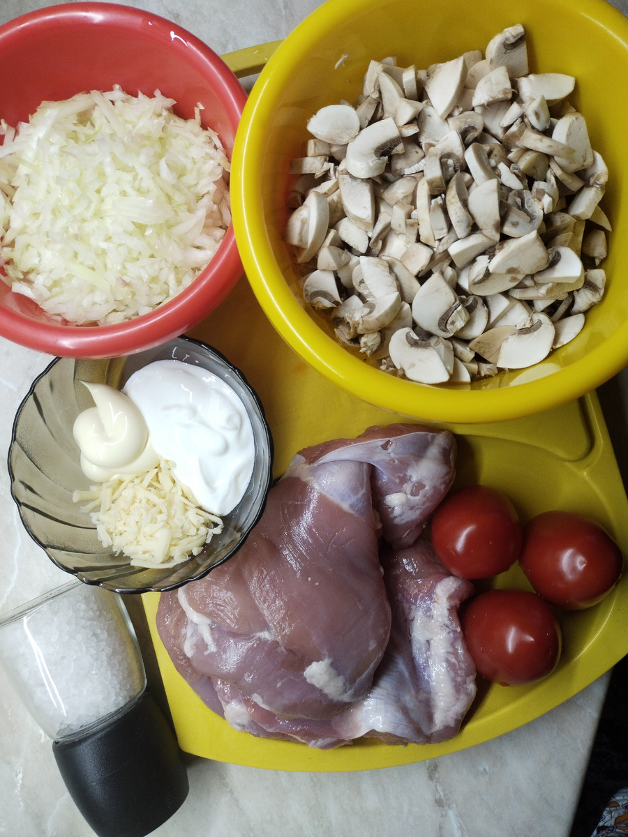 А ещё надо будет кусочек хлебца без корочки и два глоточка молочка!