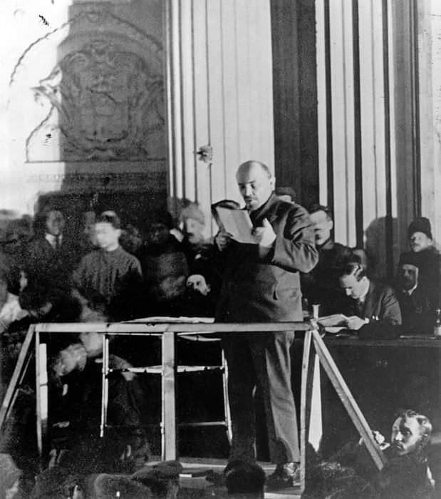 В. И. Ленин на XI съезде партии