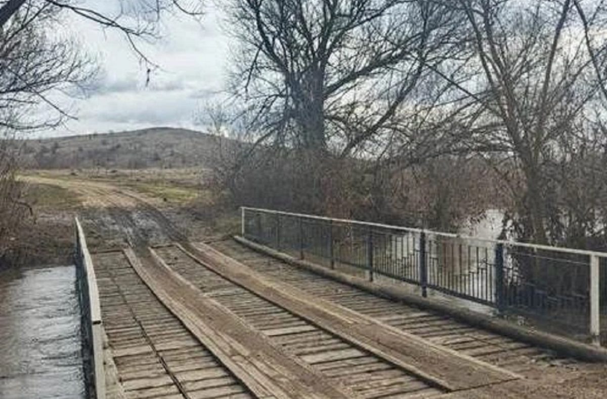     Вода открыла низководный мост в н.п. Наталинка в Починковском округе