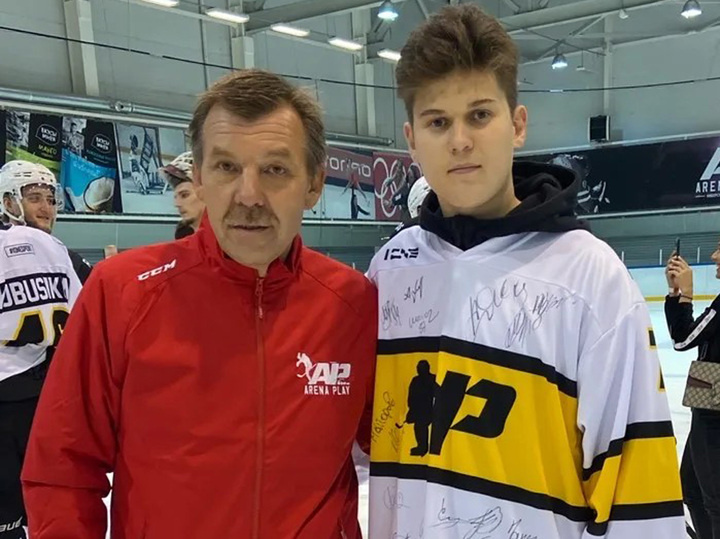     На благотворительном матче с Олегом Знарком. Фото: Варвара Золотухина