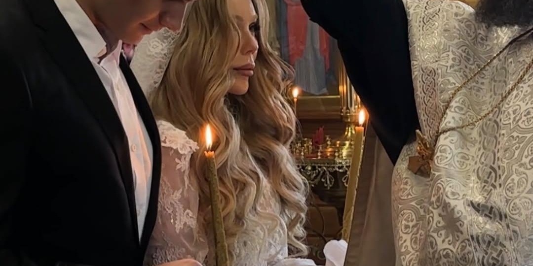 Тихая гавань: Карина Кросс и Марк Рудаковский обвенчались без лишнего шума. Первые фото.