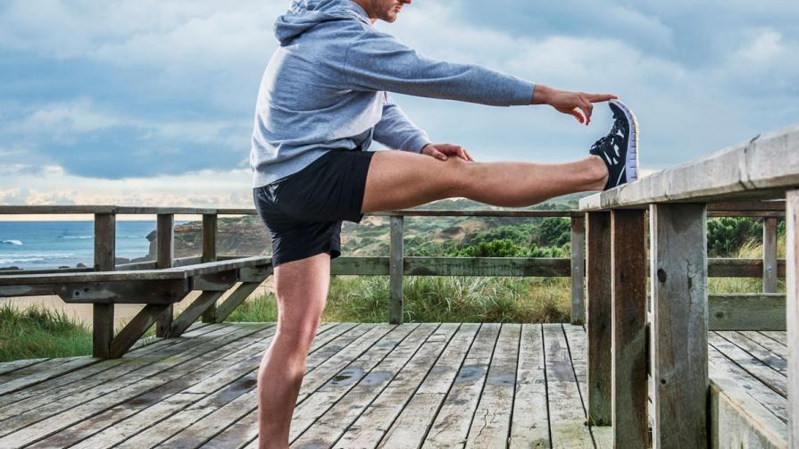 Тренировка дома в отпуске: 20-минутный комплекс для любого возраста