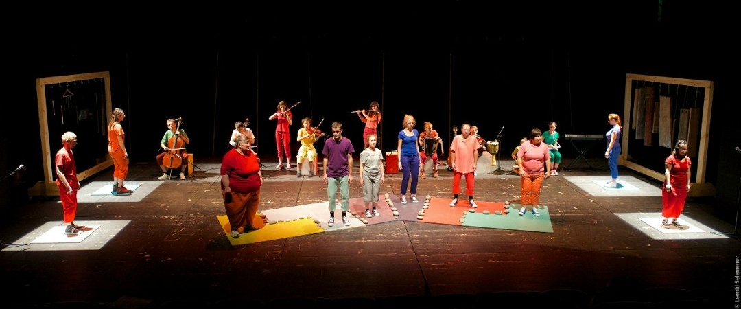 Общий вид сцены