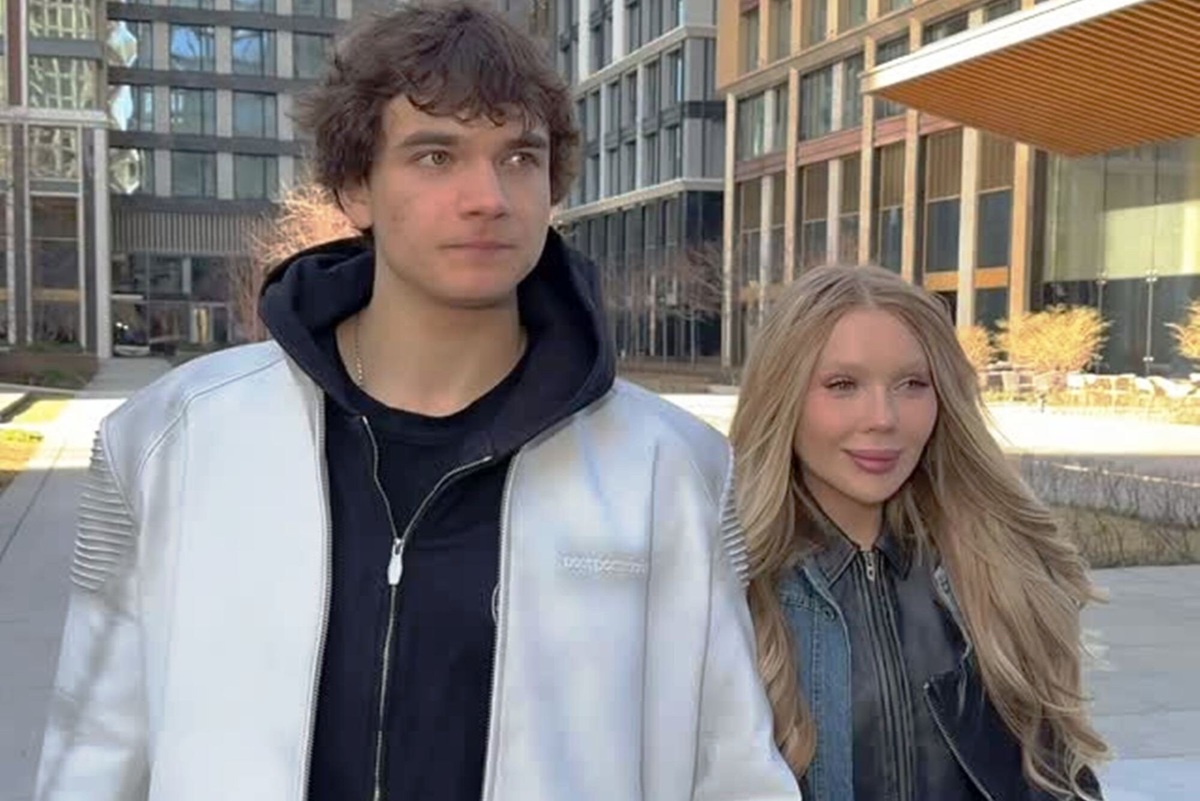     «Спасибо тебе за настоящую любовь»: Карина Кросс обвенчалась с хоккеистом, который моложе ее на 12 лет