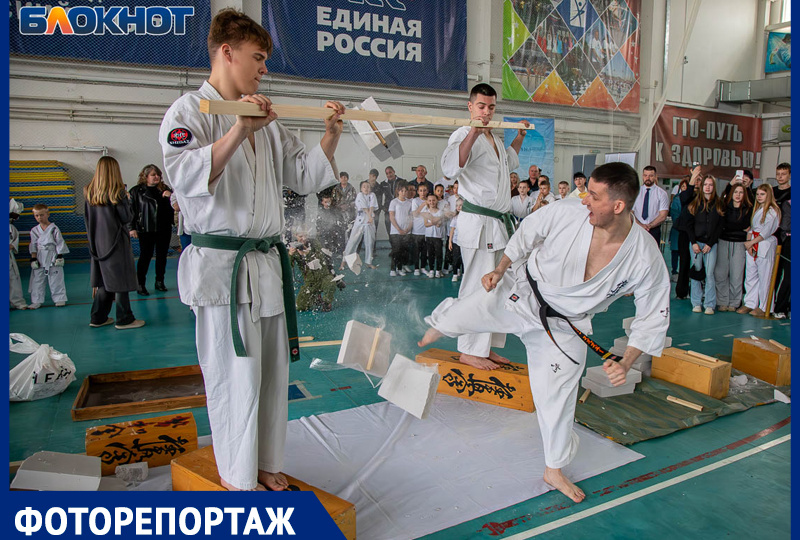 «Силу можно было увидеть в улыбке»: в Волжском прошел турнир по киокусинкай памяти Героя России Михаила Подшибякина