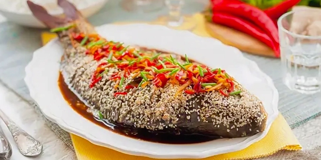 Все удивляются, как вкусно я готовлю карасей. Скупаю эту недорогую рыбу и готовлю на всю семью.