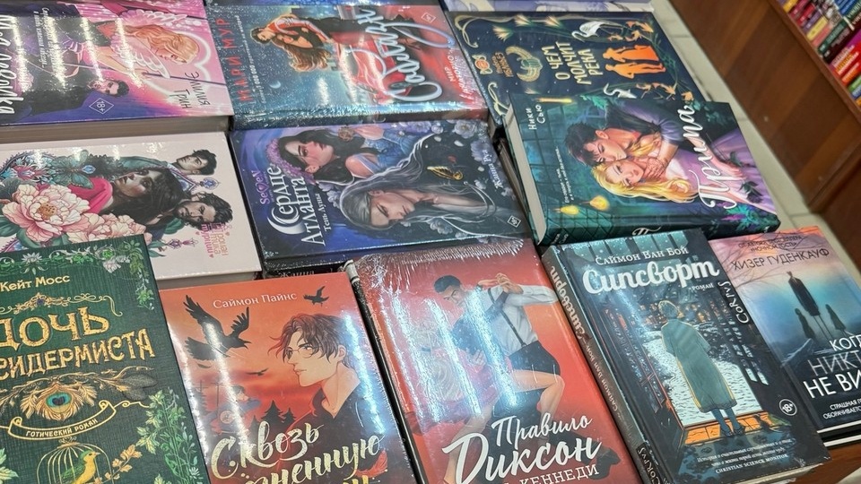 В Тюмени представят первый книжный календарь с иллюстрациями художников