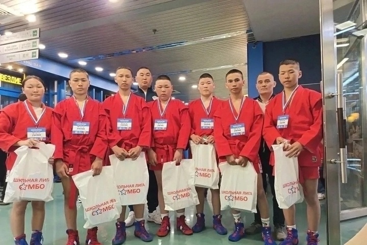 Юные самбисты Тувы стали призёрами всероссийских соревнований