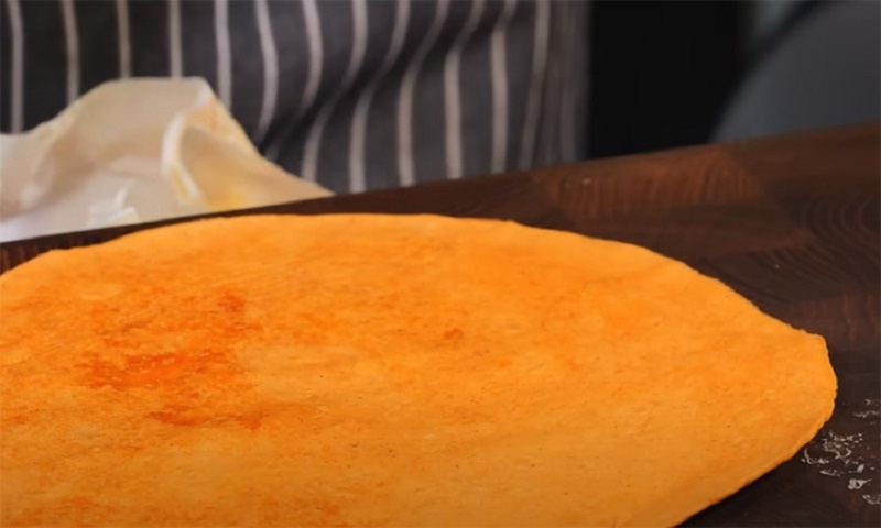Интересное блюдо с фаршем и сыром: по-настоящему вкусное решение для быстрого перекуса