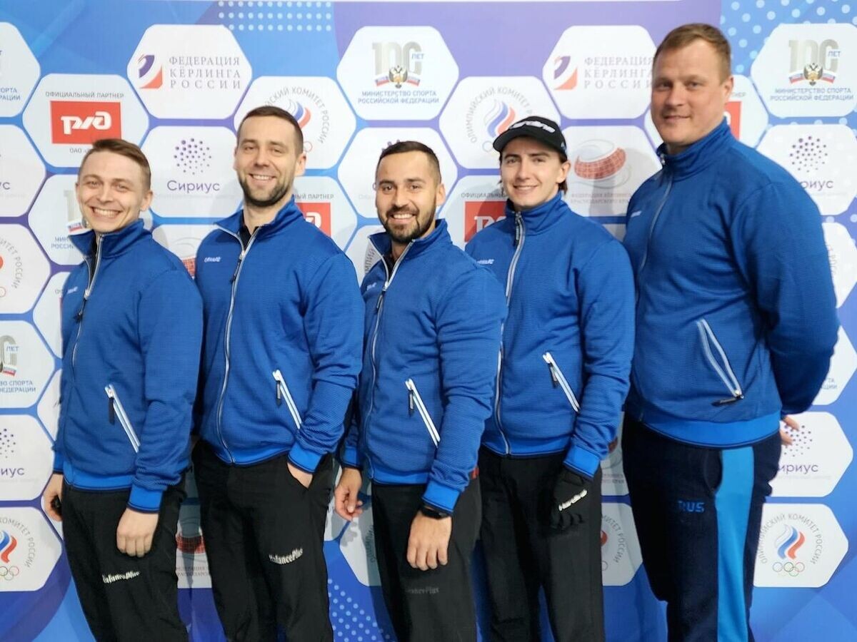    Керлингисты команды Санкт-Петербург-1, скип – Тимофеев Алексей (слева) | © Фото : Соцсети Федерации керлинга России
