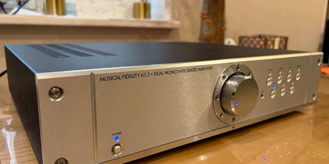Усилитель выпуска начала 2000-х: Musical Fidelity A3.2