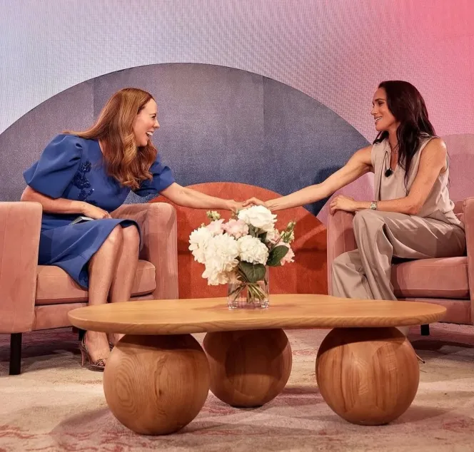 Мэг, отцепись. уже рука занемела!