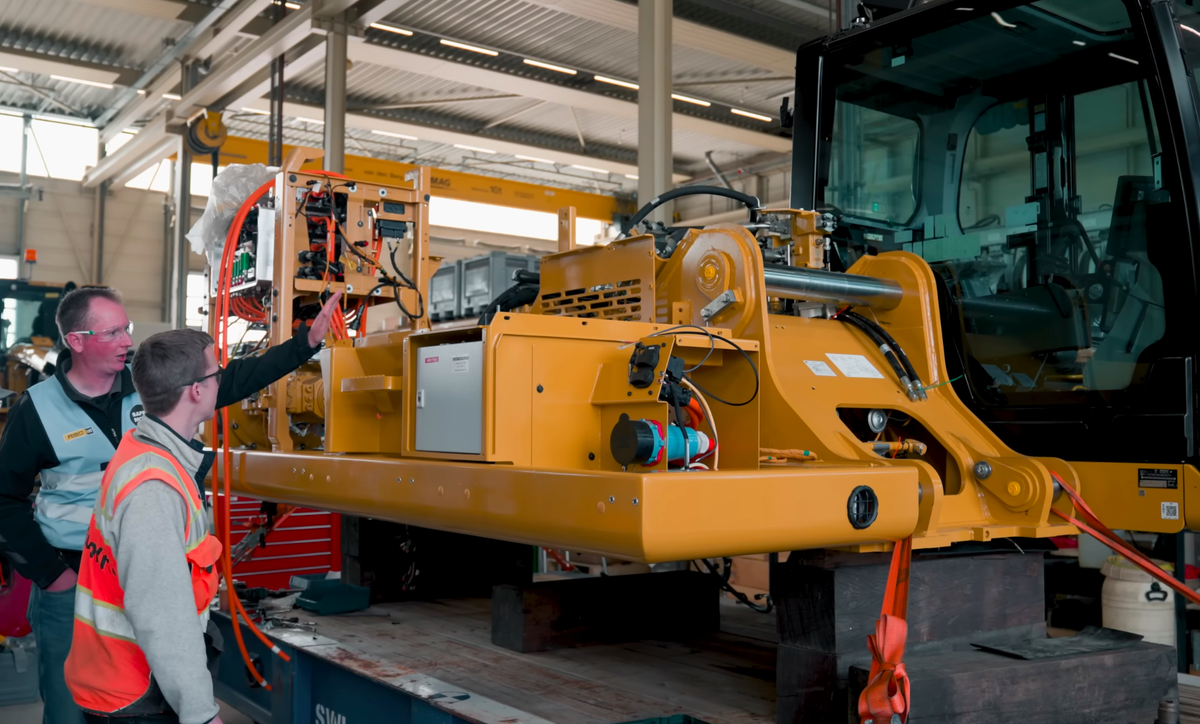 Производство CAT 330 Z-Line