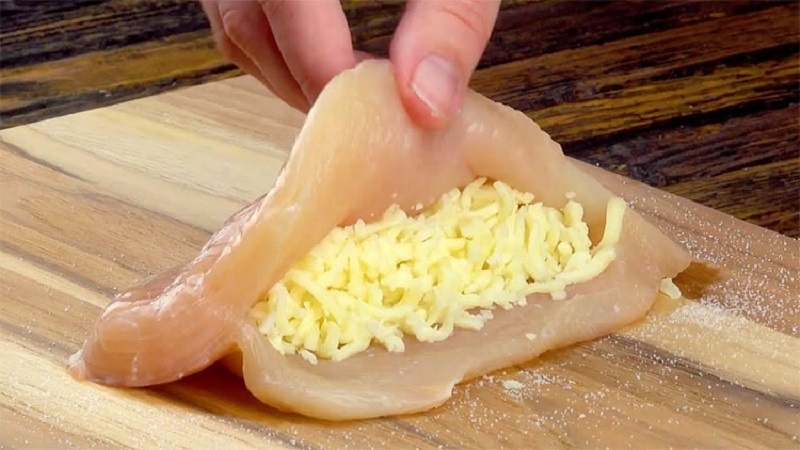 Куриная грудка с сочной сырной начинкой: изысканный ужин дома без хлопот