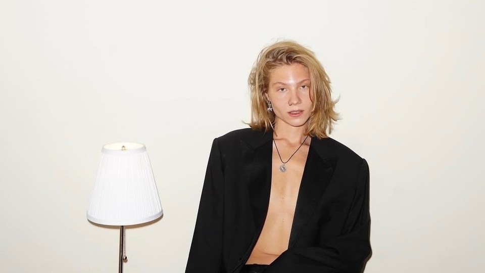 Пыталась проскочить, но не успела: модель из Тюменской области насмерть сбил поезд на Шри-Ланке