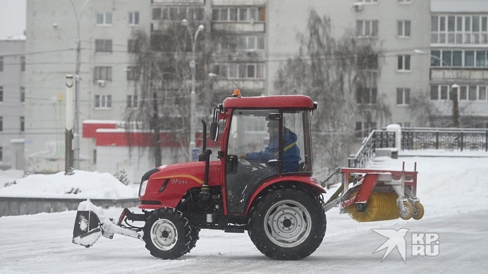 В Свердловской области высота сугробов за сутки достигла 13 см