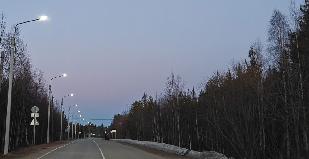 В Ижемском районе строят новые линии освещения вдоль дорог