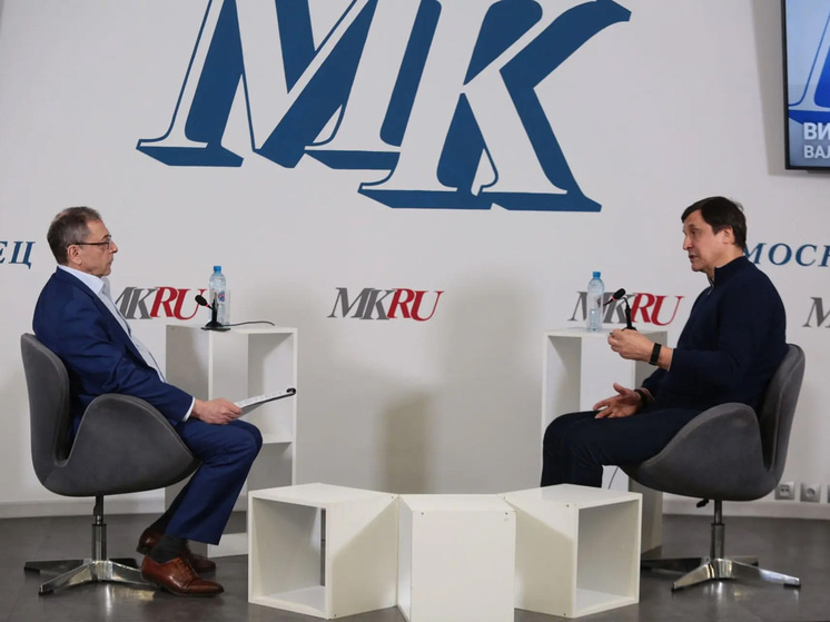     Первый заместитель главного редактора «МК» Петр Спектор и олимпийский чемпион Валерий Каменский. / Наталья Мущинкина