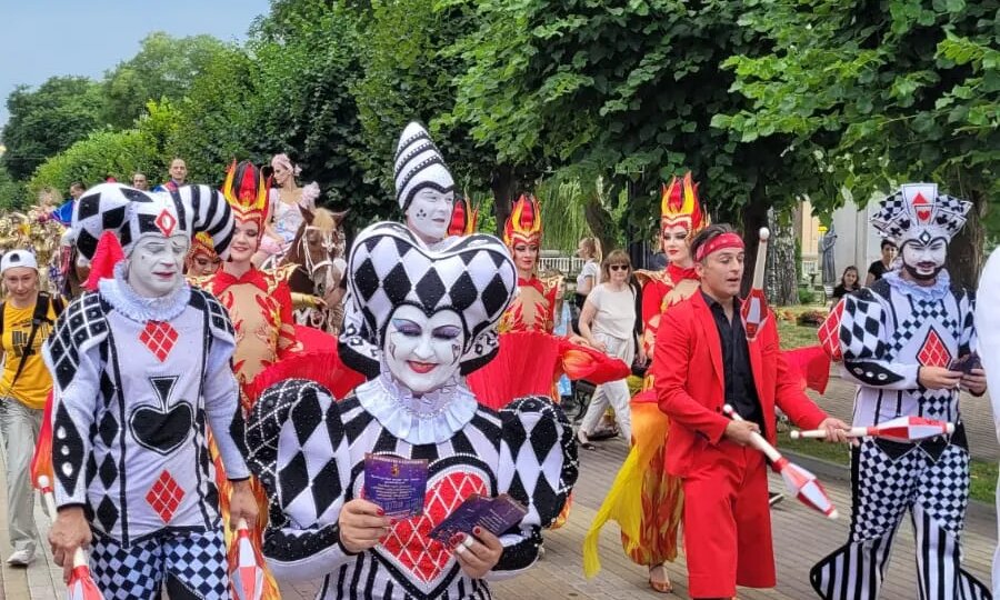 Цирковой парад - как позволить заманить себя в цирк?