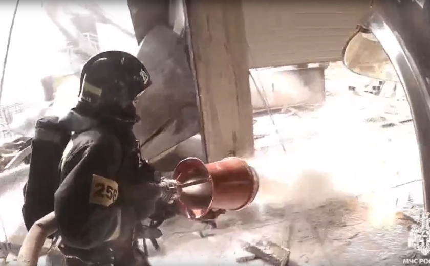 Тульские спасатели показали, как тушили строящийся цех на заводе Haval