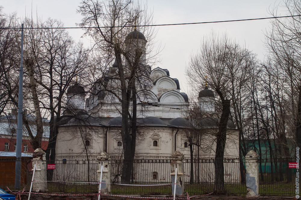 И забор с подпорками... © NickFW.ru — 10.04.2019г.