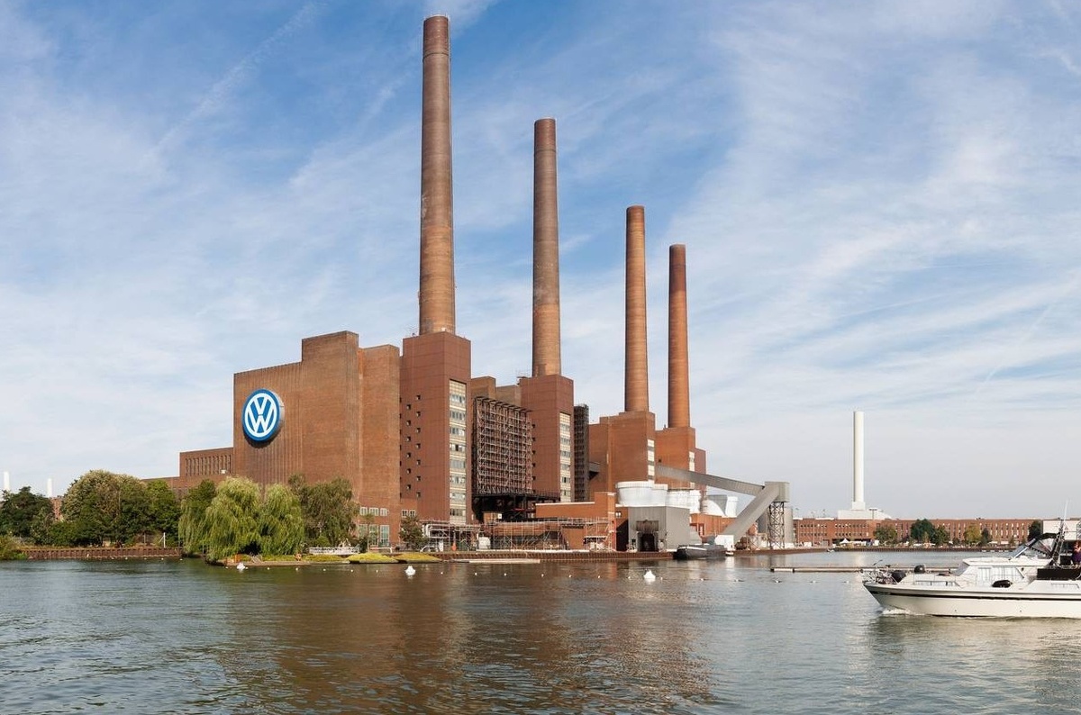     Завод Фольксваген, Вольфсбург, Германия   
(cc) Richard Bartz