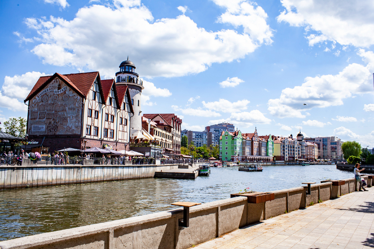 Набережная Рыбной деревни со стороны Кафедрального собора