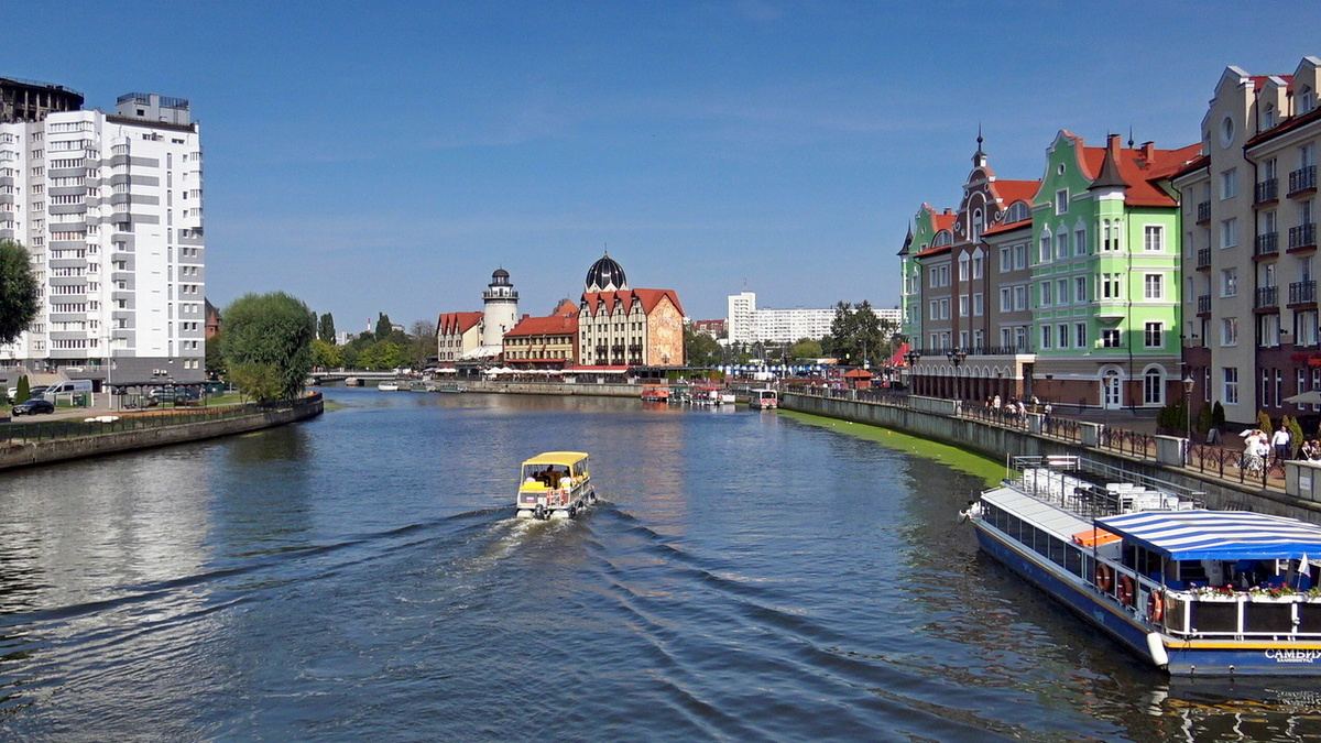 Вид на Рыбную деревню с Юбилейного моста
