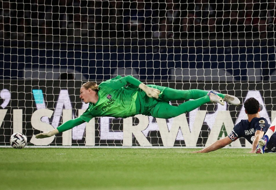 Матвей Сафонов дважды пропустил от "Лиона". Фото: соцсети