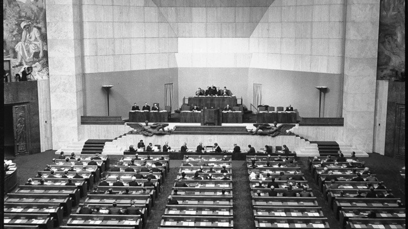     Последняя сессия Лиги Наций Gettyimages.ru ATP/RDB/ullstein bild