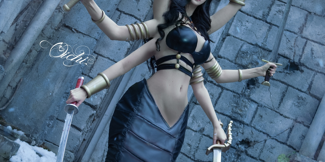 «Косплей недели» (13.04.26 - 19.04.26): ряд групповых косплеев и целая Королева Наг!