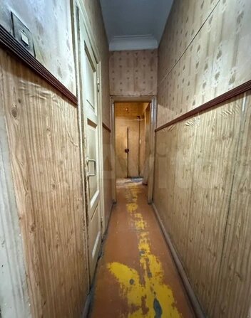 Такие узкие коридоры в квартиреИсточник:сайт по поиску объявлений