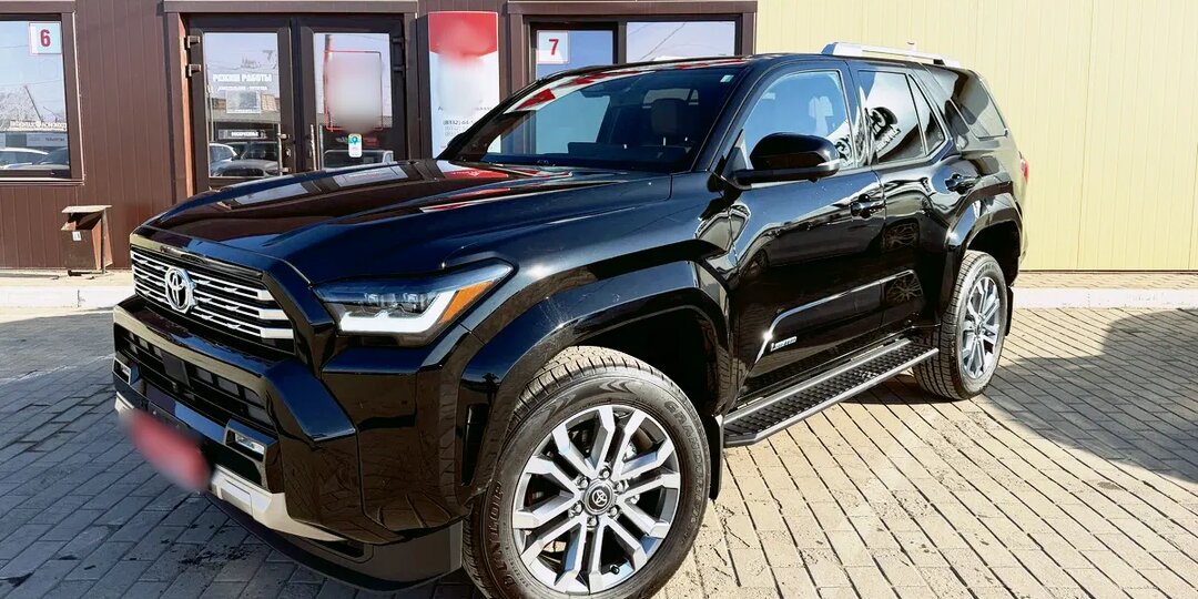 В России начали продавать новый мощный внедорожник Toyota дешевле китайца Tank 700