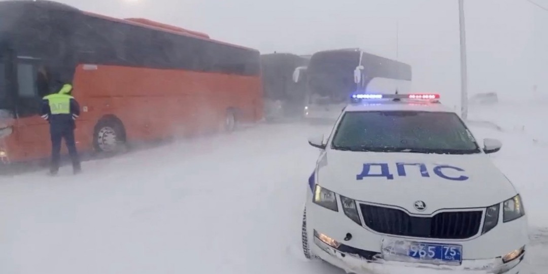 Движение на трассе Чита–Забайкальск закрыто из-за метели
