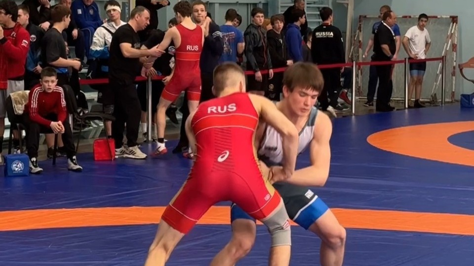 Турнир по греко-римской борьбе в Нижнем Тагиле собрал 150 юных спортсменов