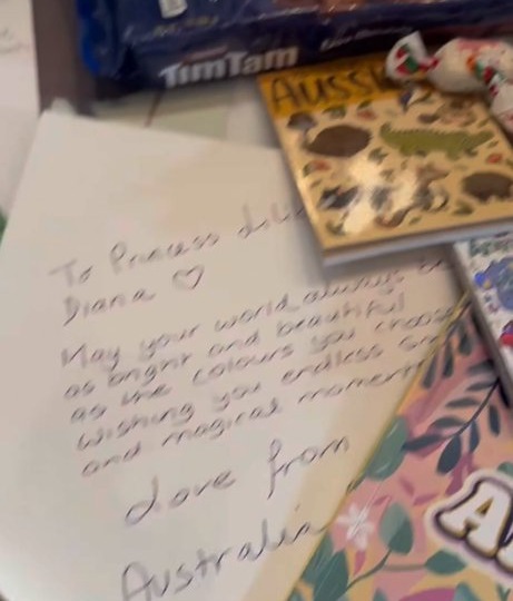 Меган Маркл вернулась из Австралии и сразу за работу: свечи принца Арчи и принцессы Лилибет