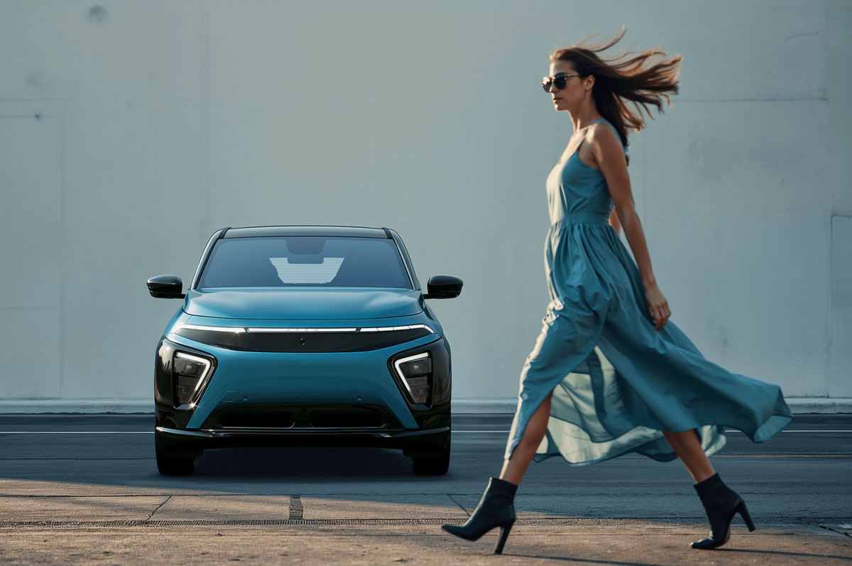 Реклама нового российского автомобиля «Атом»