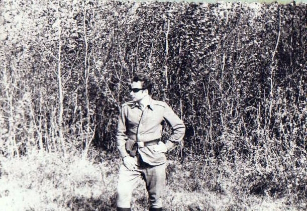 Батя, курсант Тамбовского ВАТУ. 1967-1970 г.г. В стильных очках и с чубчиком)