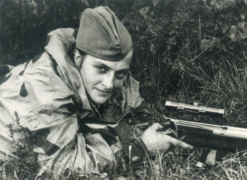 Иван Шагин
Снайпер Людмила Павличенко
Дата съемки: 6 июня 1942
Источник russiainphoto.ru