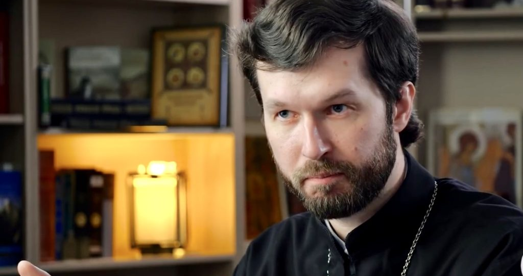 Что происходит в алтаре до начала службы? Священник Александр Сатомский