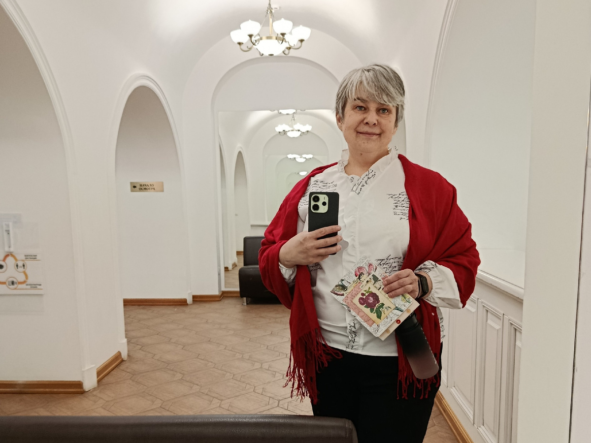 Автопортрет с руки, рабочее пространство с эффектом «зазеркалье»