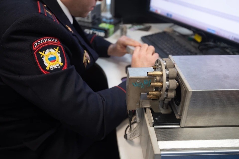    Жительница Котельнича предложила полицейскому взятку в виде телефона и 10 тысяч Алексей БУЛАТОВ