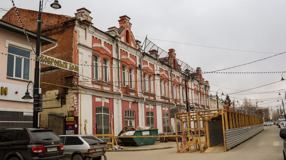    Магазин Второва наул. Льва Толстого, 32. Начало реставрации. Источник: Виталий Барабаш/"Толк"