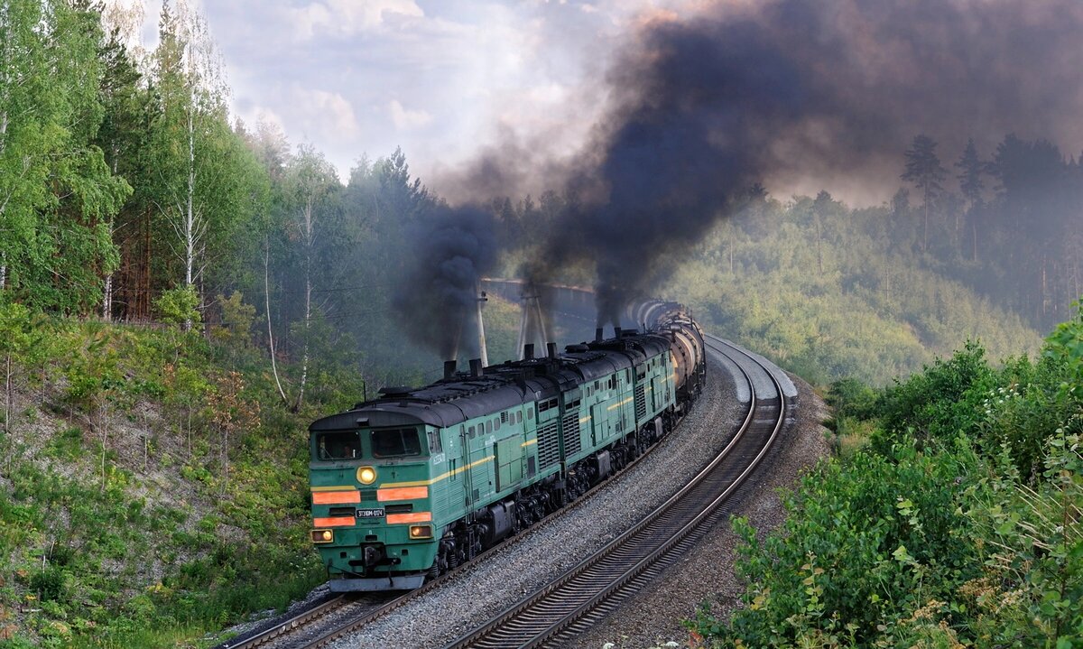 3ТЭ10М-0174. Россия, Ульяновская область, перегон Чуфарово - Вешкайма. Автор: Айдаров Д. Дата: 8 июля 2010 г.