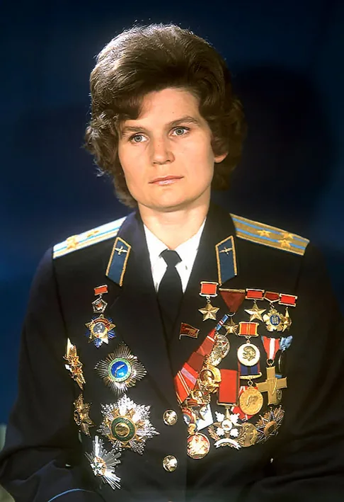 Терешкова выросла в простой семье: отец был трактористом и погиб на советско-финской войне, мать работала ткачихой. До отряда космонавтов Валентина трудилась на Ярославском комбинате технических тканей «Красный Перекоп», а ещё была секретарём комсомольского комитета на предприятии. Именно это, наряду с активностью, стало одним из аргументов в её пользу при отборе — руководство видело в ней «идеальный» с идеологической точки зрения образ. Когда решили отправить в космос женщину, искали в первую очередь среди девушек, имевших опыт прыжков с парашютом (при посадке космонавт катапультируется). Из более чем 50 кандидаток в итоговый отряд взяли пятерых, включая Терешкову. При этом по некоторым медицинским и физическим показателям она не была безоговорочным лидером. Она стала первой в мире женщиной-космонавтом. На момент полёта ей было 26 лет — она остаётся самой молодой женщиной, побывавшей в космосе. И главное: Терешкова — единственная женщина в истории, совершившая одиночный космический полёт. Все последующие женщины летали только в составе экипажей. 
