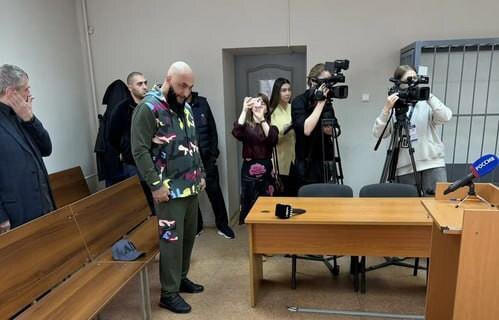 В Екатеринбурге осудили мужчину, который ударил девушку-курьера у Veer Mall