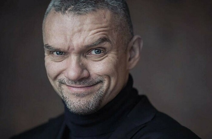 «Женюсь даже на такой»: как Владимир Епифанцев разбил сердце ангела с каменной шеей, а она ушла петь в храм